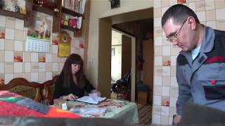 Скрытая камера.Он что больной? -Мне кажется на всю голову... Скрытая камера.Он что больной? -Мне кажется на всю голову...