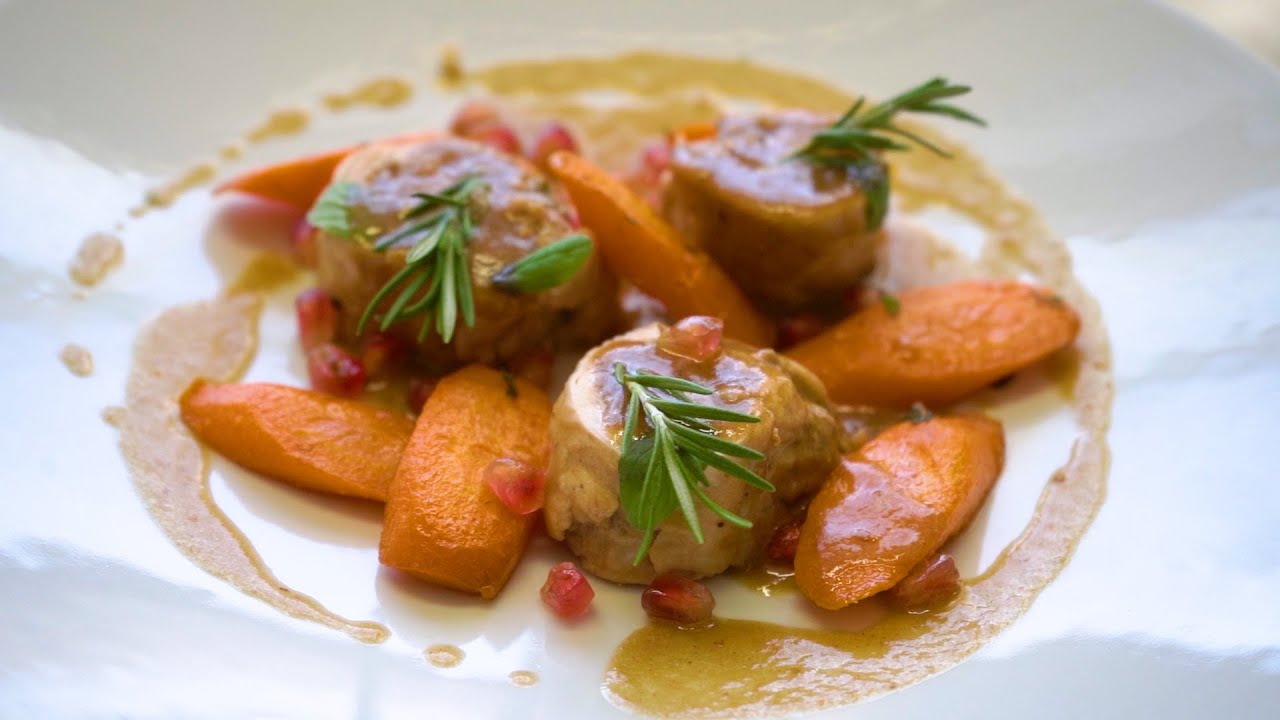 In Cucina Con Royal -  Rolatina di Tacchino con salsiccia, castagne e melograno