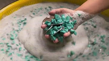 How Cool Stuff  is Made - How Metal Key Chains Are Made