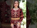لوحت بيديها ام العريس لوحت بيديها ام العريس