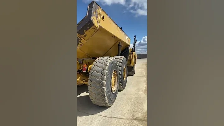 2016 Cat 725C, Haul Truck, A03035 Walkaround