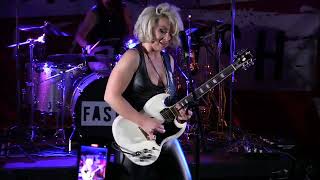 SAMANTHA FISH - GUITAR SOLOS on Dec 15, 2022 @ Token Lounge