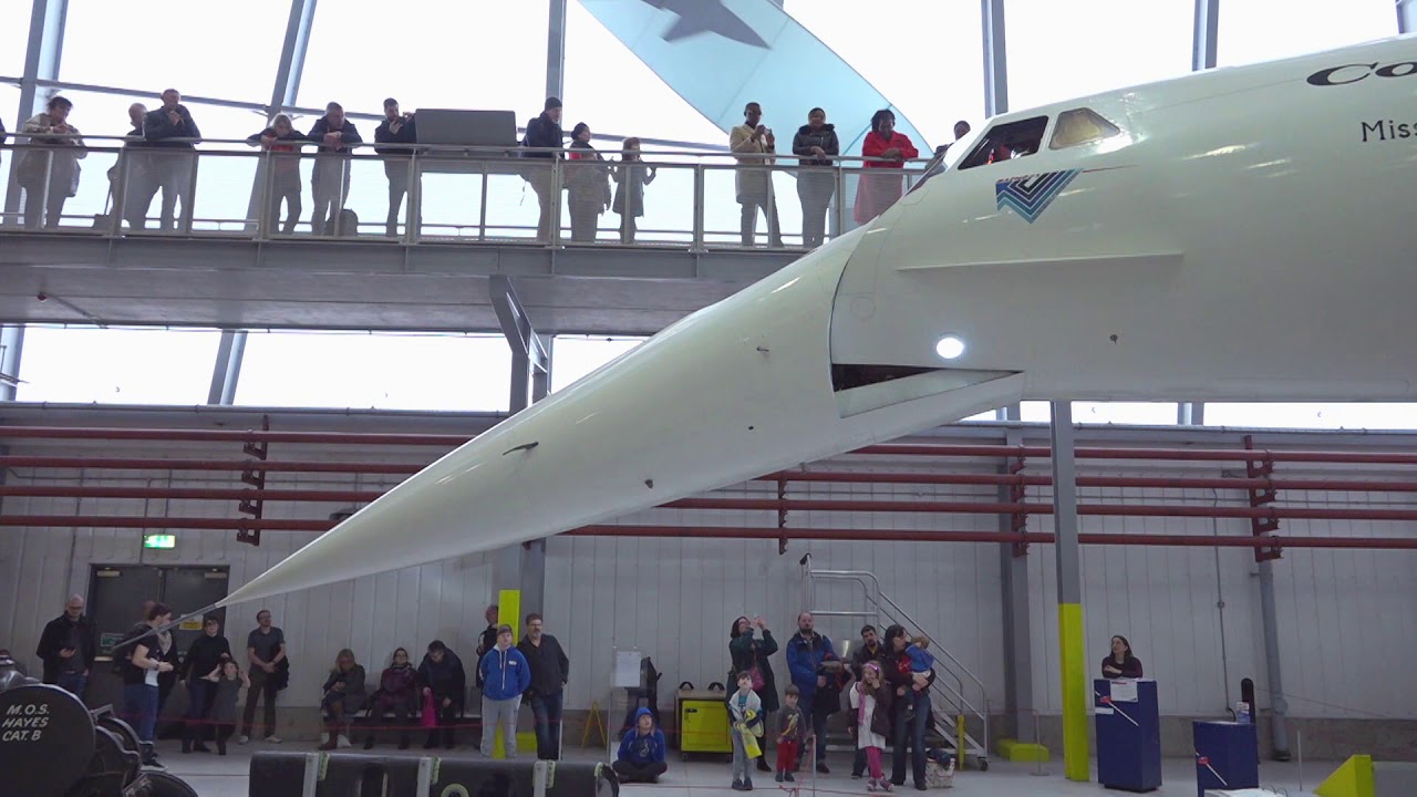 Pre-production Concorde 101 G-AXDN - Nose lowering demonstration