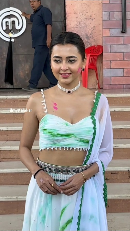 #tejasswiprakash brightening up our day with her subtle hues ? #filmykalakar