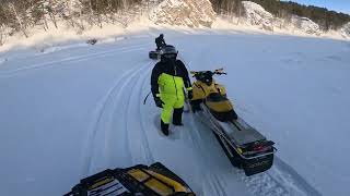 Снегоходы BRP наказывают Квадроцикл BRP на Гусеницах, первый раз сел на снегоход