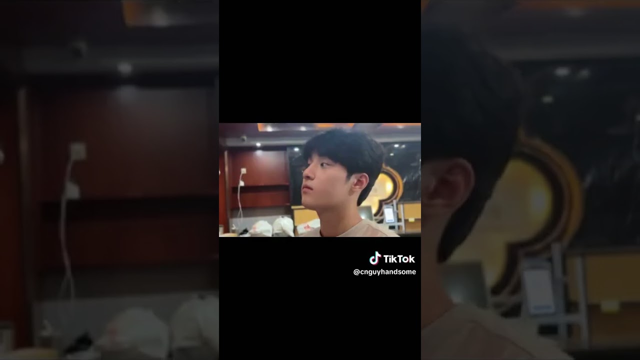 Китайский мальчик-тренер по плаванию покорит ваше сердце ❤️ Тренды TikTok 