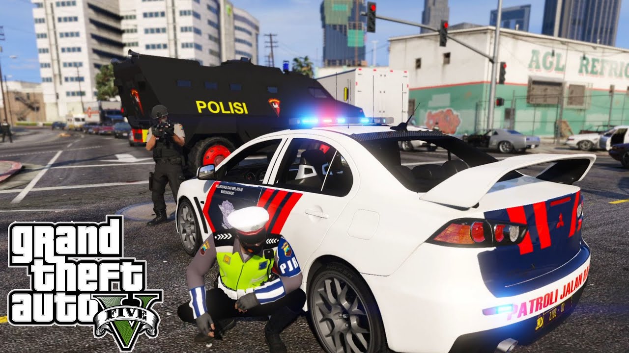 Mobil Patroli Polisi Pergoki Perampokan Bersenjata Di Jalan Raya! GTA 5 Mod Polisi