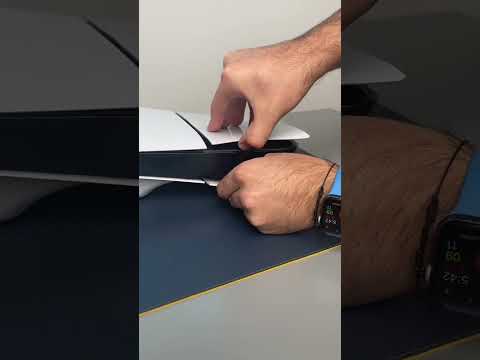How to remove the PS5 Slim plates