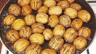 Throw walnuts in boiling water!the whole world will use this method