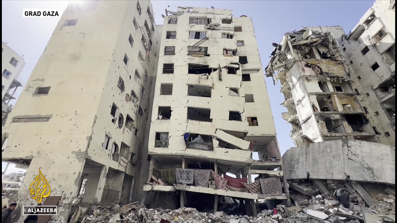 انهيار مبنى في غزة، وإجلاء السكان في اللحظة الأخيرة
