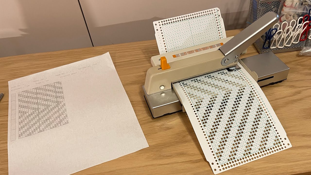 Перфокарточный станок PM*10 — для японских вязальных машин с 12 и 24 стежками.