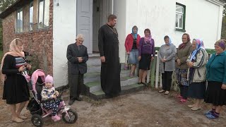 Жизнь после захвата: Безбожники отобрали у нас храм, - жители Постойного Жизнь после захвата: Безбожники отобрали у нас храм, - жители Постойного