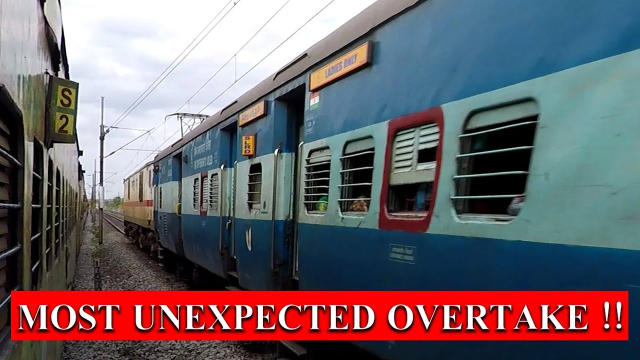 SESHADRI EXPRESS overtakes HOWRAH DURONTO | WEST COAST, SANGHAMITRA CROSSING | Indian Railways