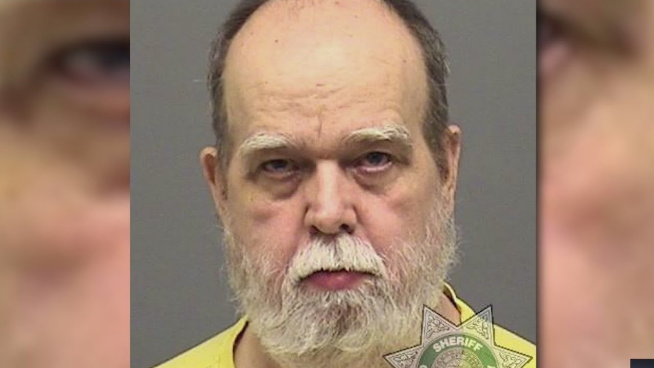 Fugitive turns himself in after 23 years on the run - YouTube