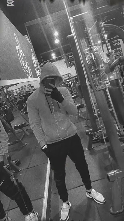 مازلت نبكي خاطري واجعني😔💔