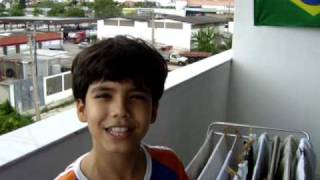 Guilherme Lucena canta Tema da Copa do Mundo 2010 Campina Grande - Aluno Lourdinas screenshot 4