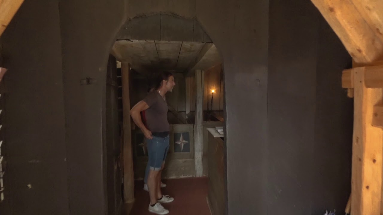 Avsnitt 2. Olof och Johan besöker Hedareds stavkyrka