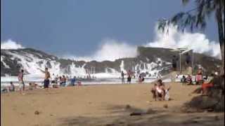 Vagues dans une plage ferme  Porto Rico