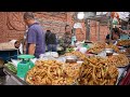 The Famous Site Stir Fried Chicken Organs, Feet &amp; Wing Chicken - Wat Ounaloam Street Food in Evening