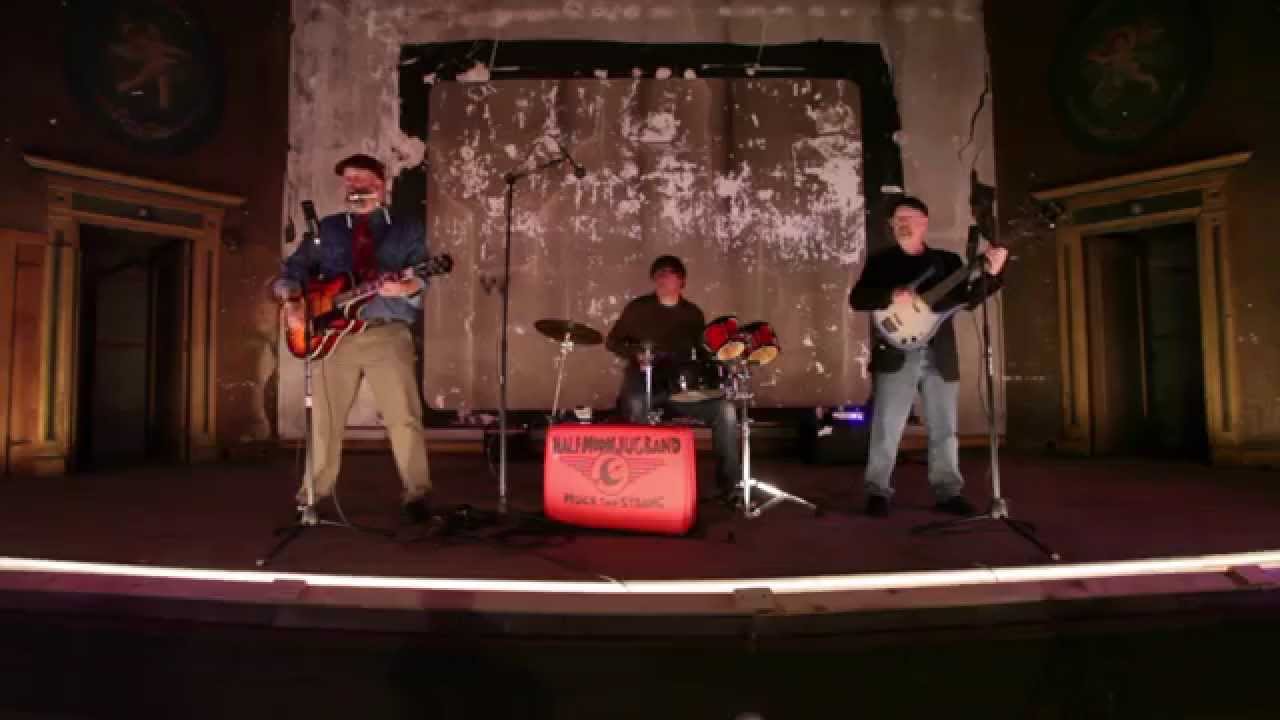 Watch 'Run, Piggy, Run' by the Half Moon Jug Band on YouTube
