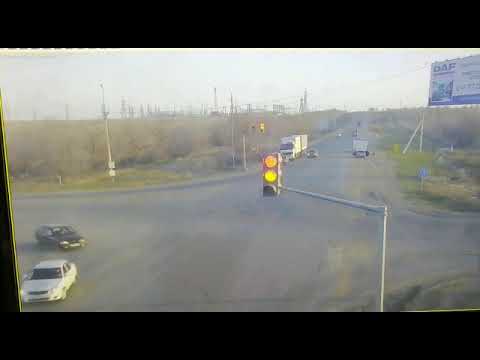 ДТП на пересечении улиц Жангир хана и Айткулова в Уральске