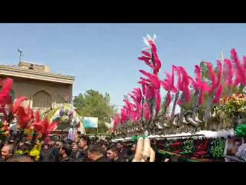 مراسم جالب سلام دادن علم ها در صبح تاسوعا