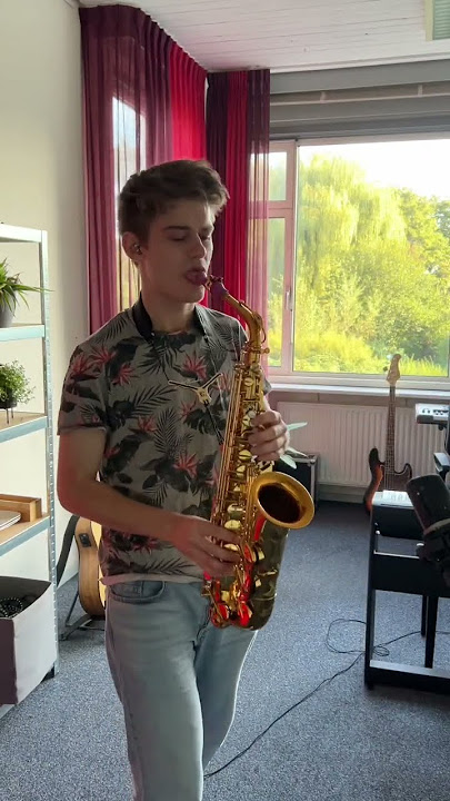 If ‘Somewhere only we know’ had a saxophone solo 🎷 (Keane Cover)