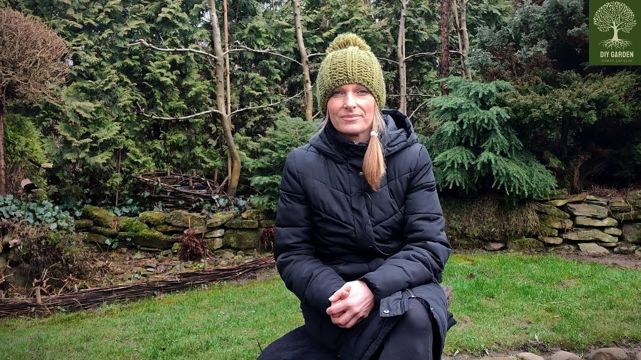 Robię osłonki na donice z witek wierzbowych