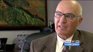 Iowa towns find niche to survive