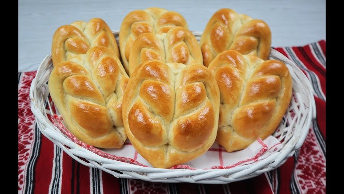 Moldovan Round Braided Bread - Colaci 