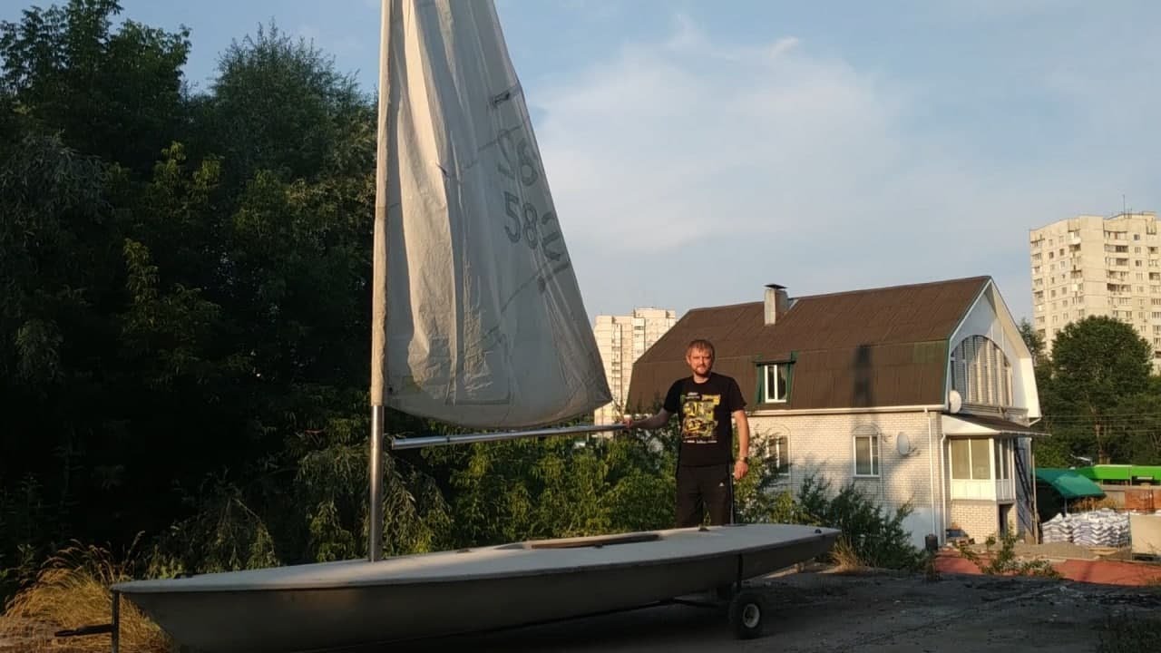 Яхта ЛУЧ, глубокая реставрация, ремонт мачты и стирка паруса - YouTube
