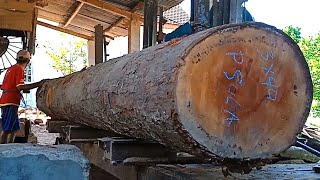 Very long and satisfying, this durian wood is made into very beautiful wide sheets.