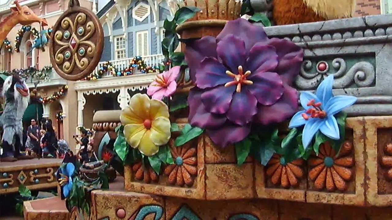 Hong Kong Disneyland Parade Flights of Fantasy 2016