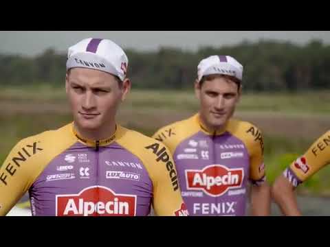 Vidéo: Alpecin-Fenix rend hommage à Raymond Poulidor lors de la présentation de l'équipe du Tour de France
