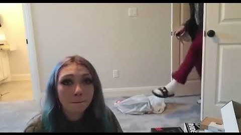 Unsupportive father harasses trans daughter!💀💀