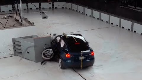 2021 Tesla Model Y IIHS Driver Side Small Overlap Crash Test