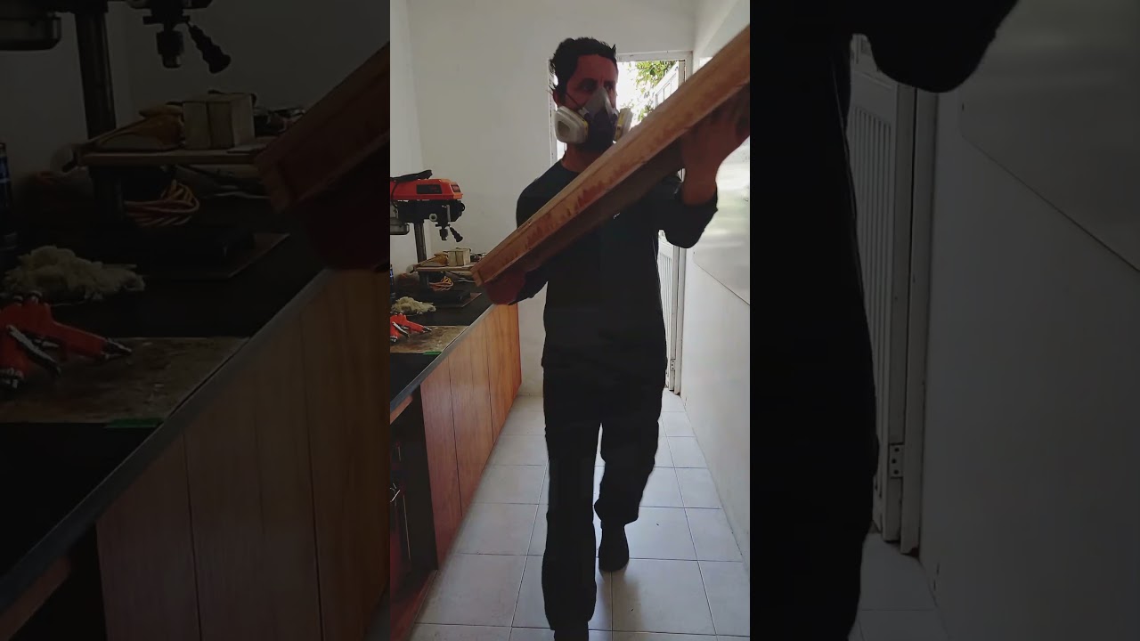 Piezas de #Triplay de #Tzalam con tinta color #Caoba y acabado de #Poliuretano #Brillante.