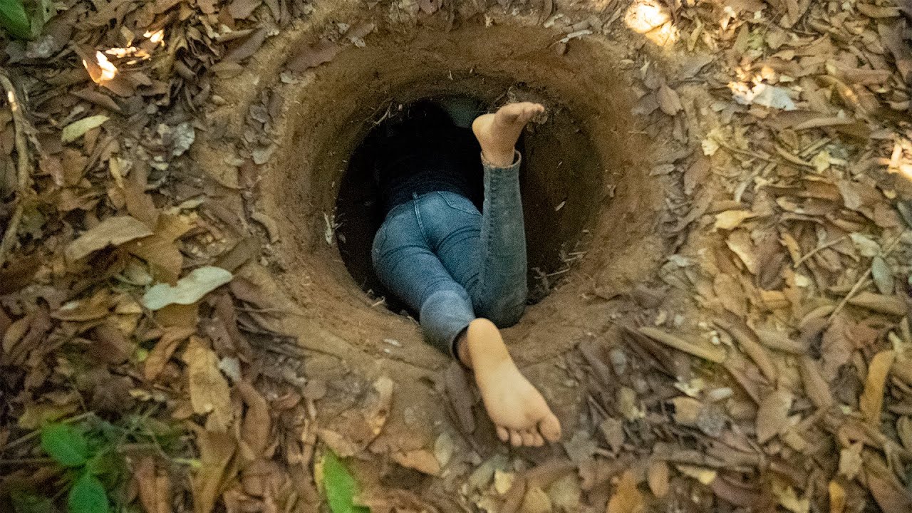 Girl Living Off The Grid Built The Most Secret Underground Home Shelter ...