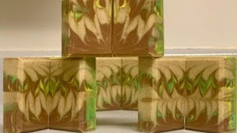 Making Bergamot and Lemongrass cold process soap