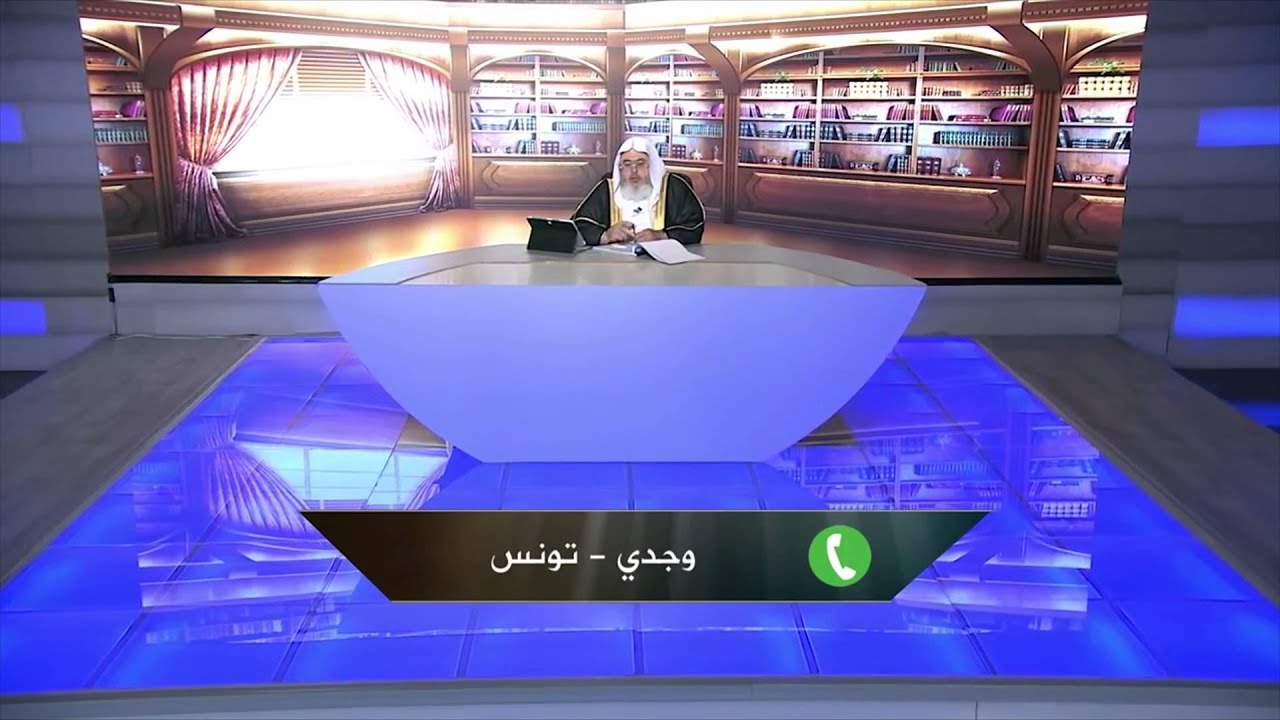 بيع الأشياء الخاصة بأعياد الكفار