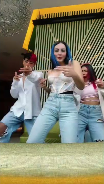 Lo amé 🤩💖🥳🌙 bailan genial los 3!!! #1313Tour #karlabustillos #shorts #youtubeshorts