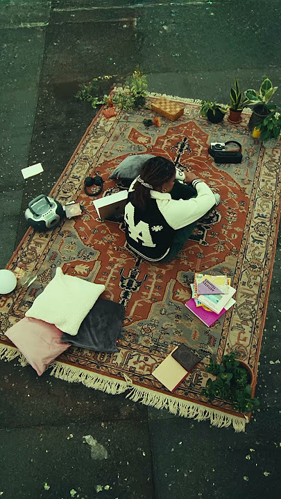 Vicky R - Lobby (Teaser)