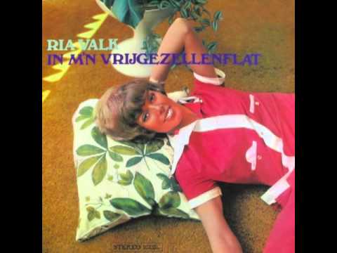 Ria Valk - Vrijgezellenflat