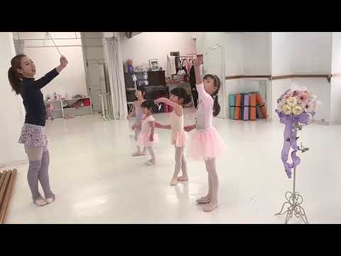 ディズニーバレエクラス はじめてのバレエ Disney Ballet Class Youtube