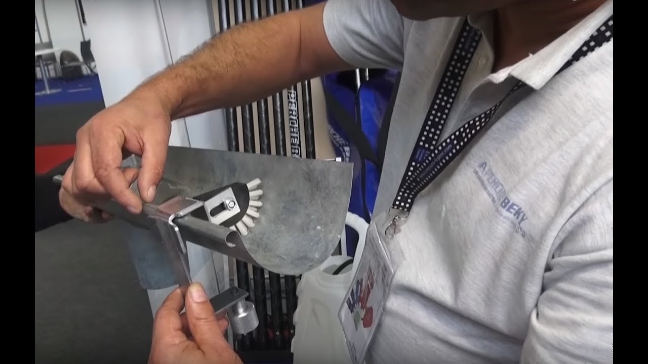 ▶️ Perche Beky le Razoir et la Bogue pour nettoyer tuiles et gouttières ! drywall anchors