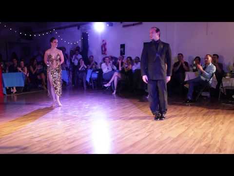 Dos Orillas Práctica de Tango. Bailan Julio César Montoya y Ana Isabel Lopera. 13/10/2017 (3/3)