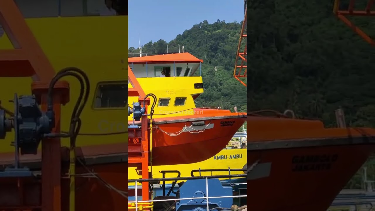 Detik detik kapal ferry ambu amb mendahului kmp.gambolo