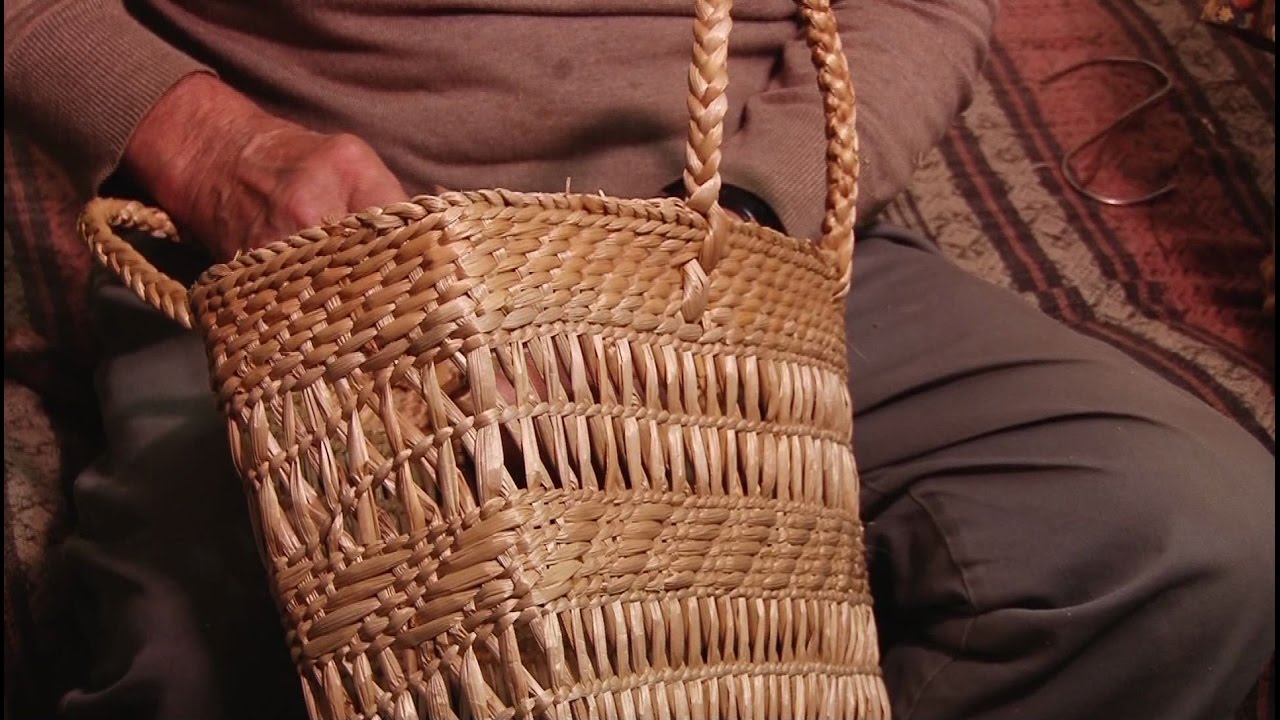 Szakajtó- és szatyorkötők Mezőfelén (Maros megye)