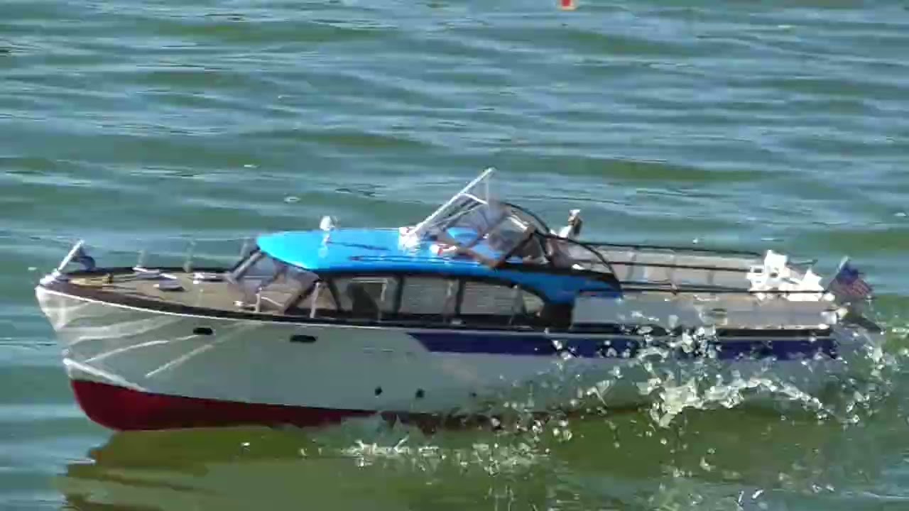 Chris Craft Constellation 1/20 Lindberg in the 4th test run