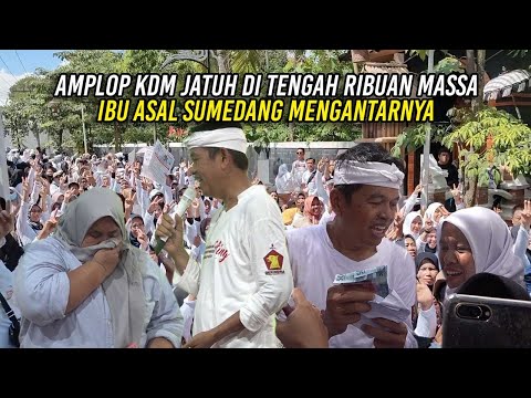 AMPLOP KDM BERISI UANG JATUH DI TENGAH RIBUAN MASSA | IBU ASAL SUMEDANG MENGANTARNYA